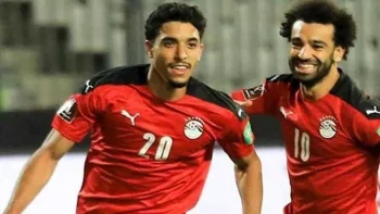 موهبة مرموش وعبقرية صلاح.. نجم مانشستر سيتي يُعلق على مقارنة صلاح ومرموش